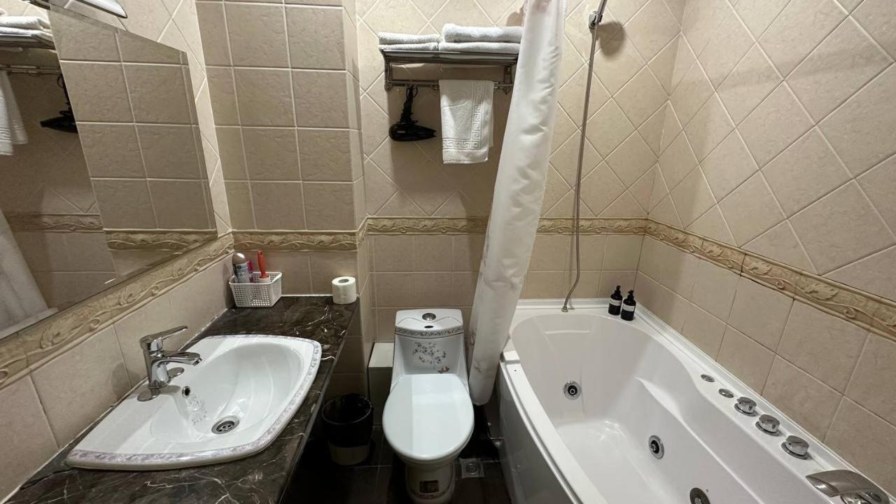 Altyn Adam Hotel Petropavlovsk Luaran gambar