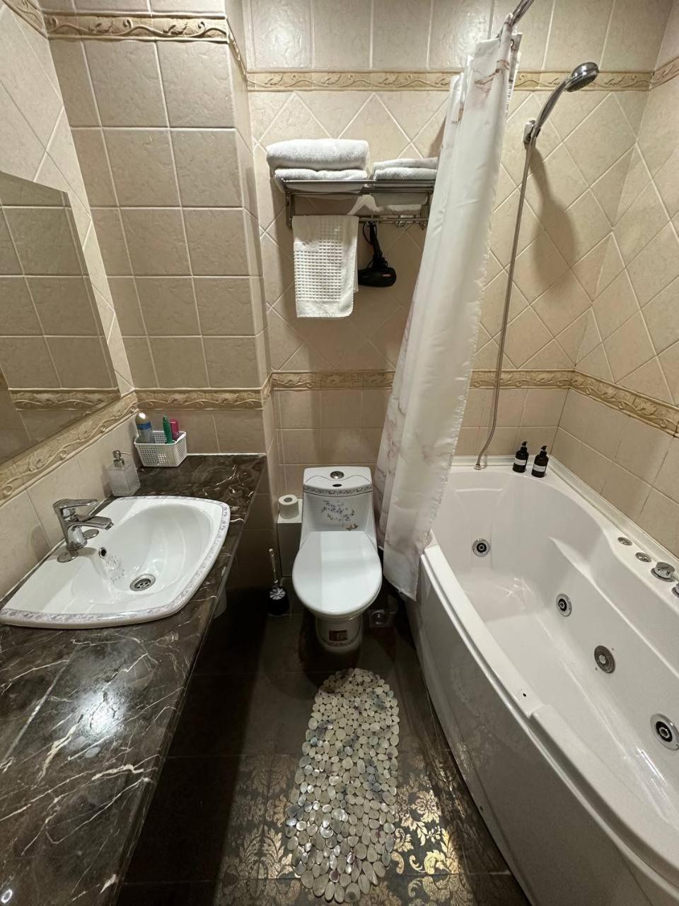 Altyn Adam Hotel Petropavlovsk Luaran gambar