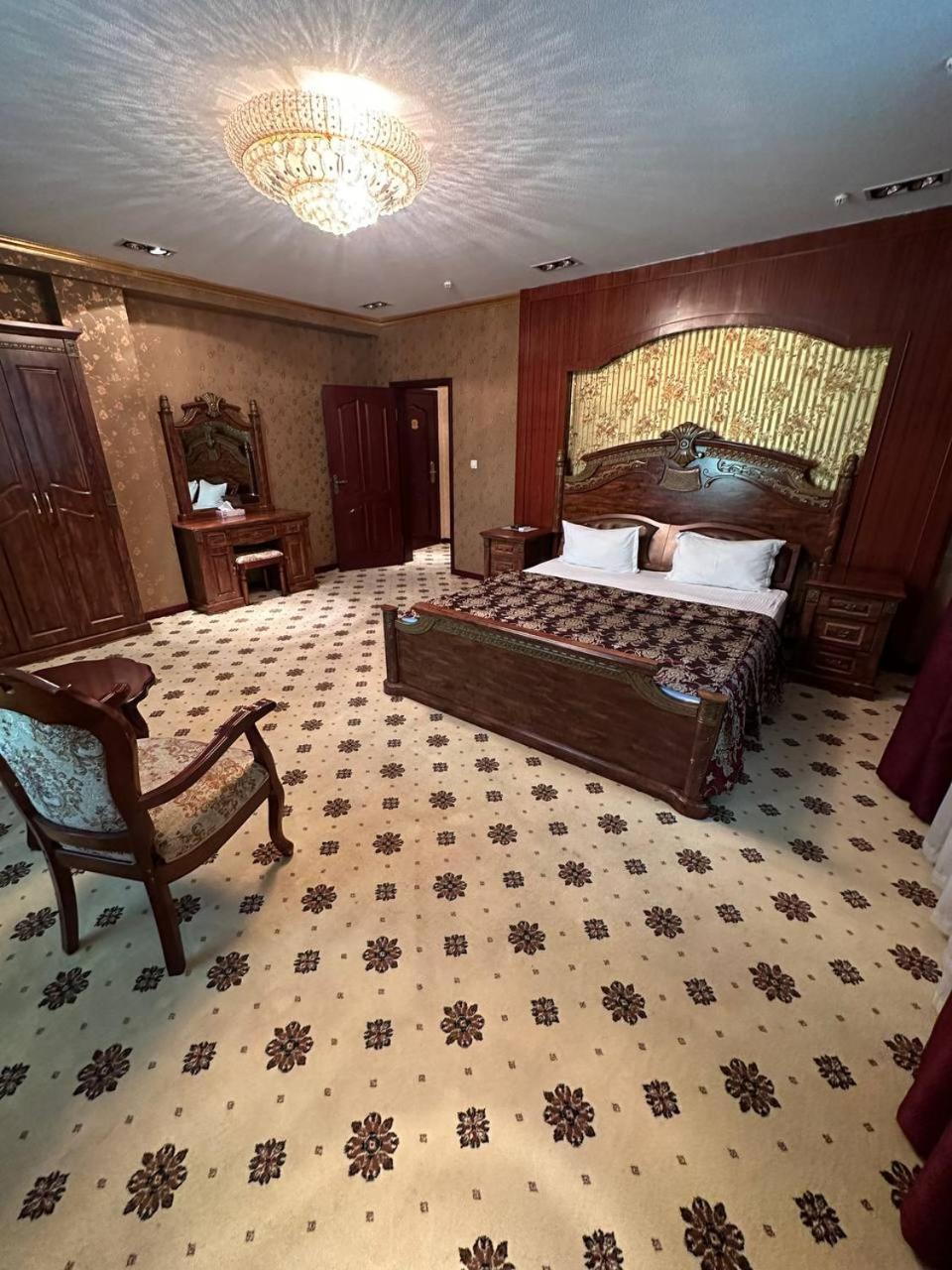 Altyn Adam Hotel Petropavlovsk Luaran gambar