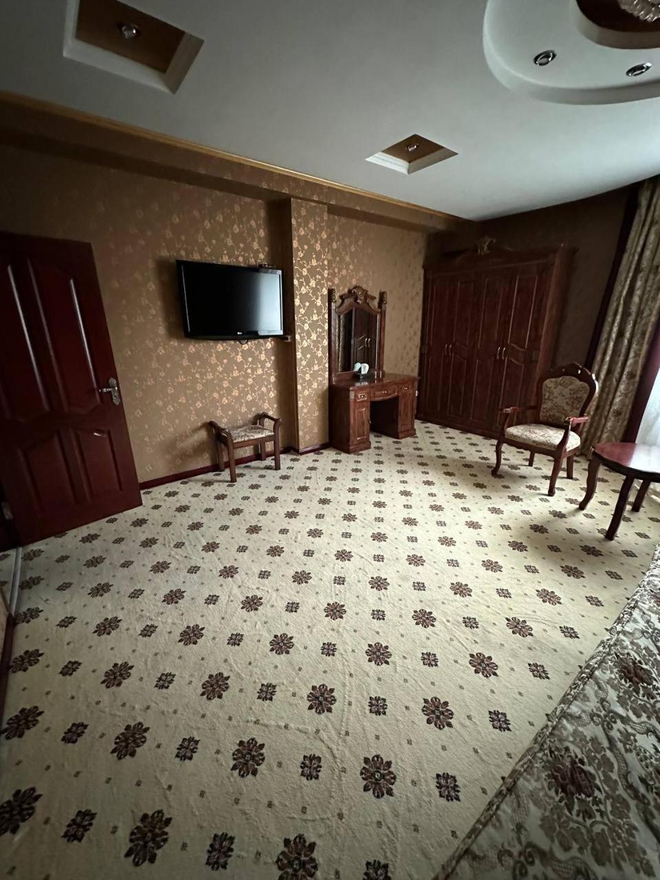 Altyn Adam Hotel Petropavlovsk Luaran gambar