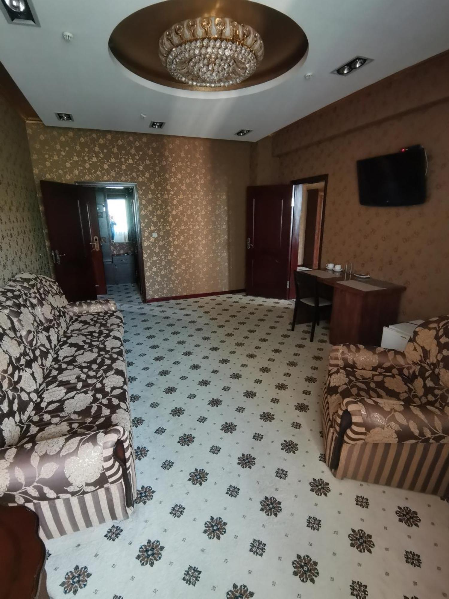Altyn Adam Hotel Petropavlovsk Luaran gambar